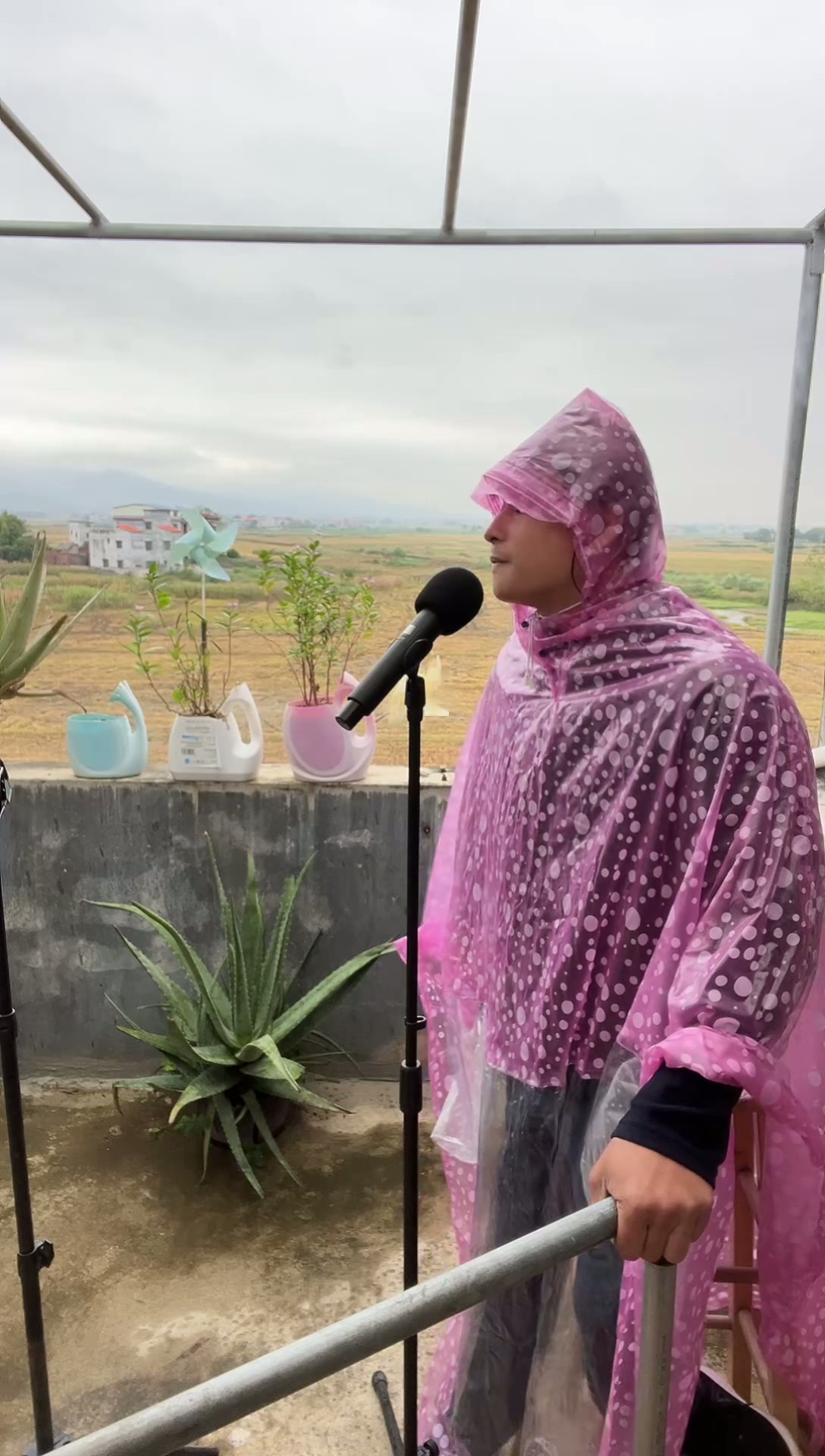 哇塞 这个人唱歌可以啵好听